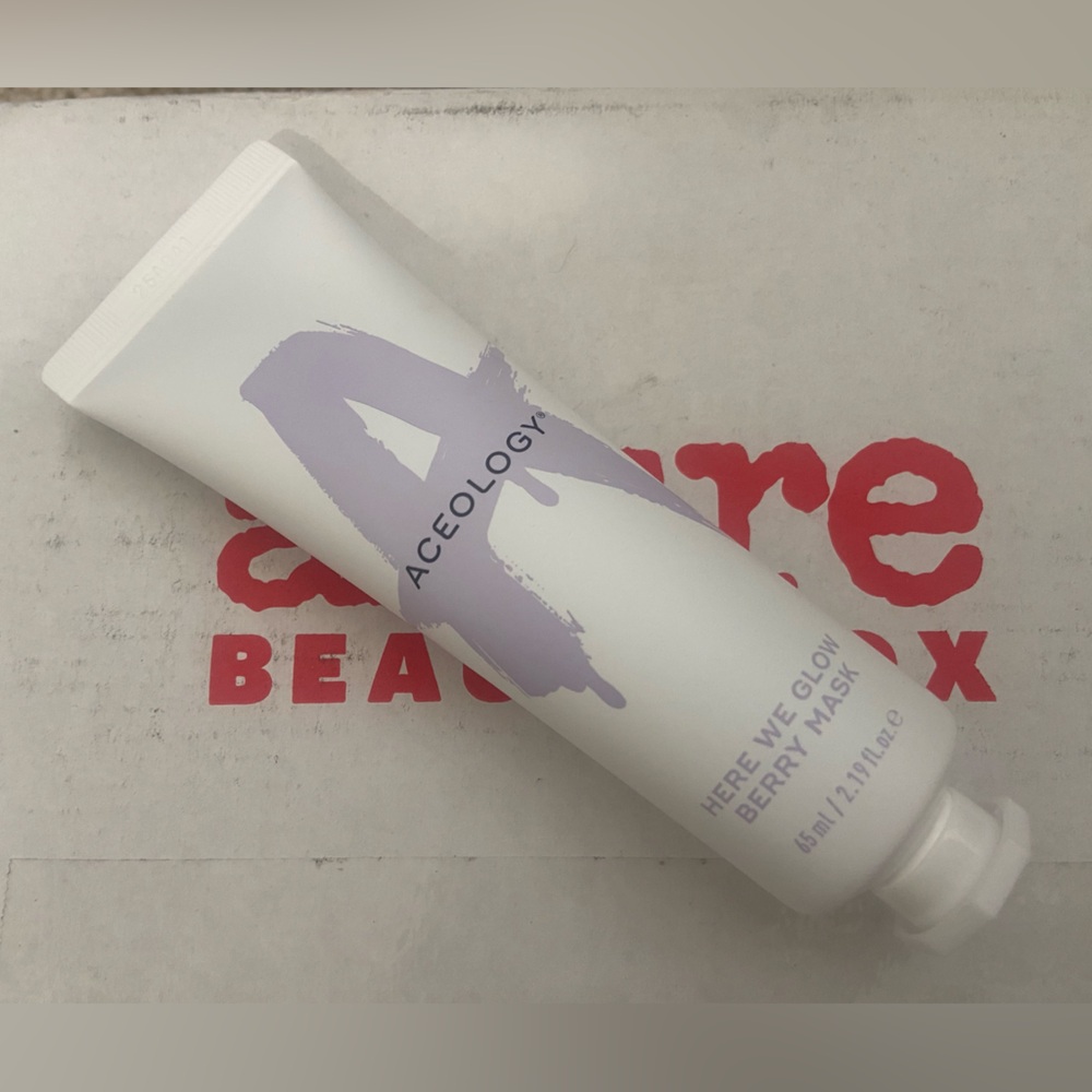 Aceology Here We Glow Berry Mask - White with Lavender Accent